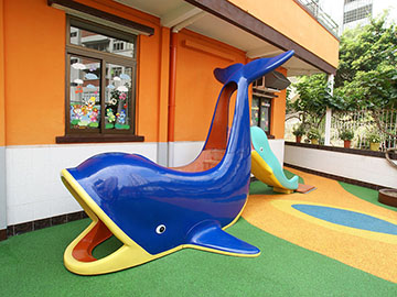 鯨魚滑梯